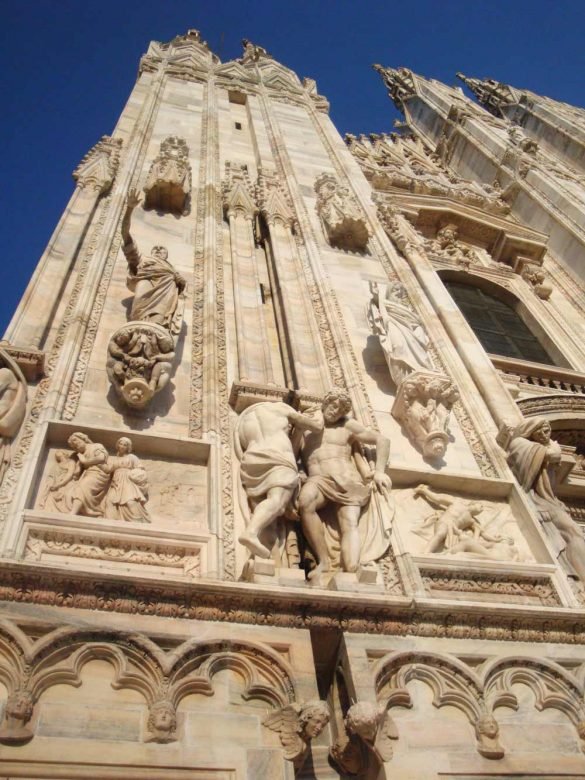 sculptures on the wall of milan cathedral